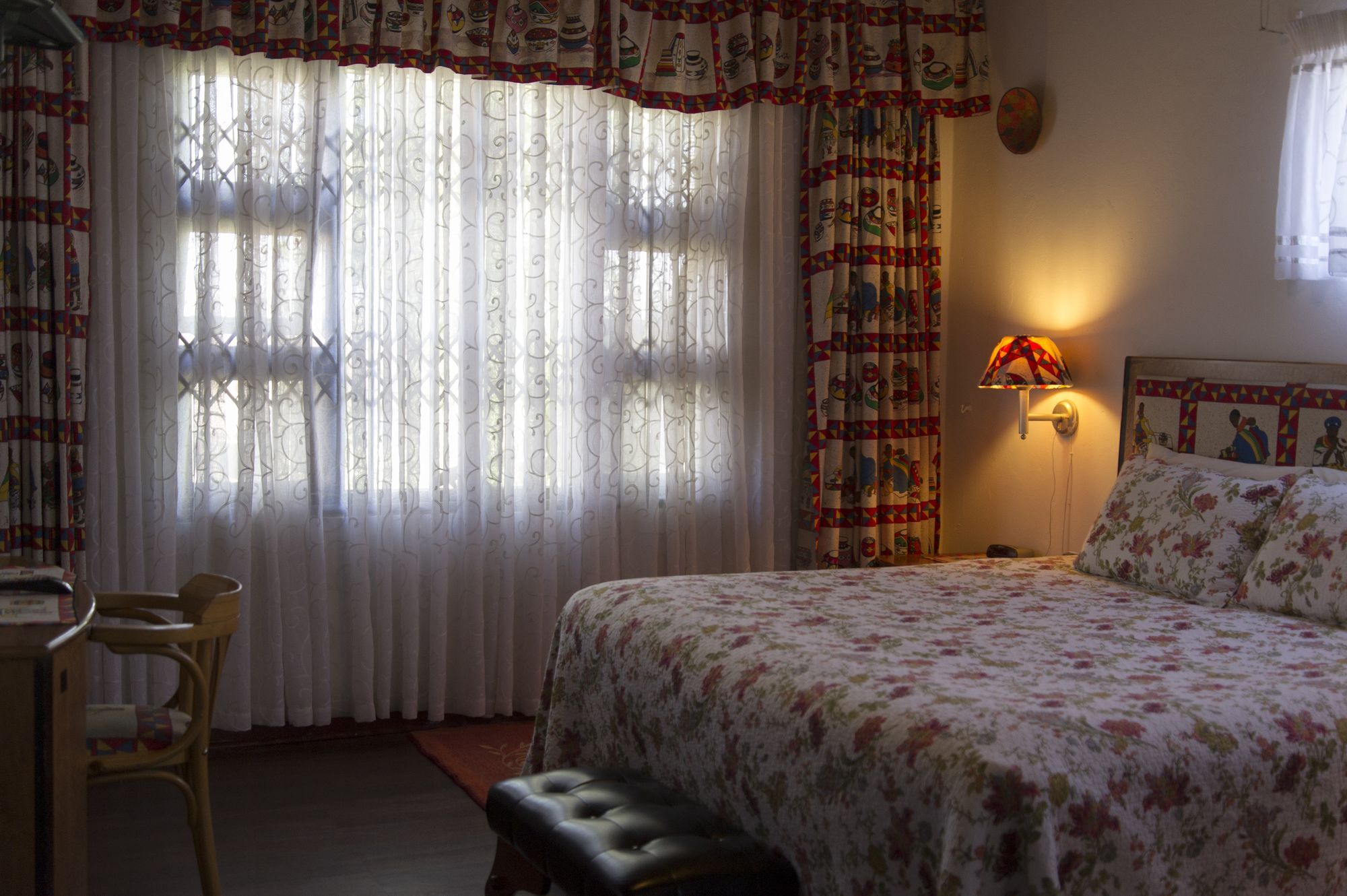 Dakalo Bed And Breakfast Soweto Ngoại thất bức ảnh